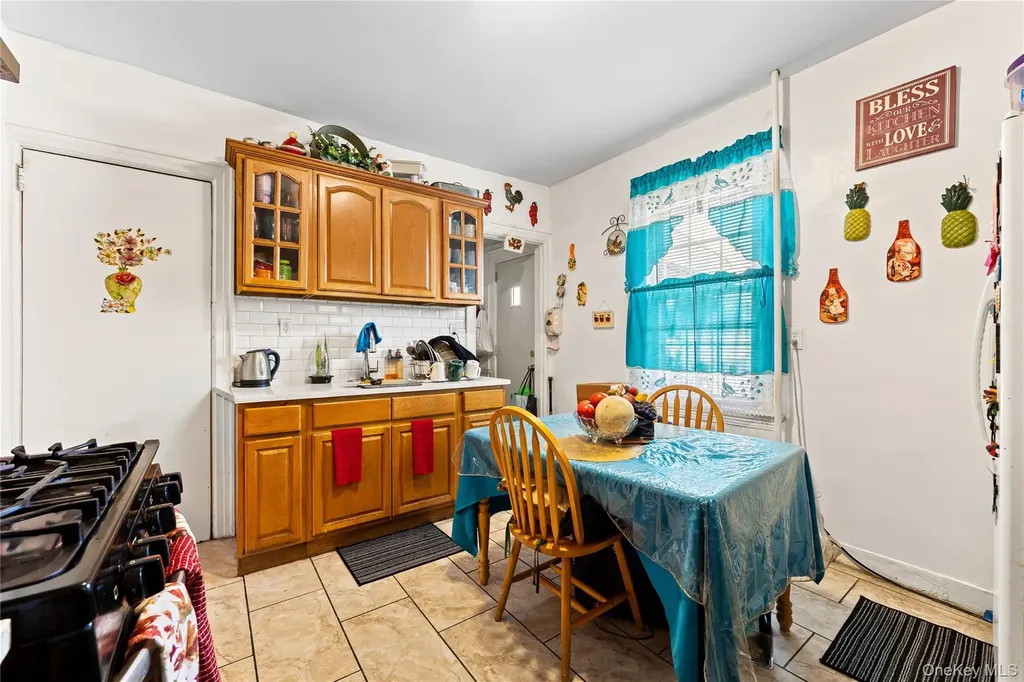 667 E 230th Street Bronx NY 10466