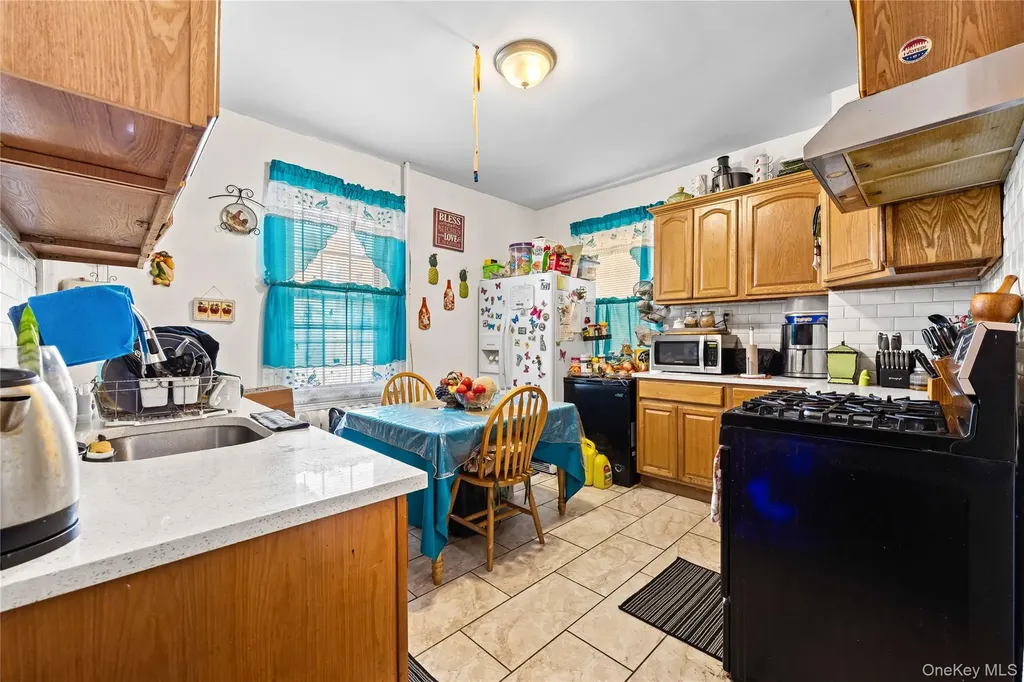 667 E 230th Street Bronx NY 10466