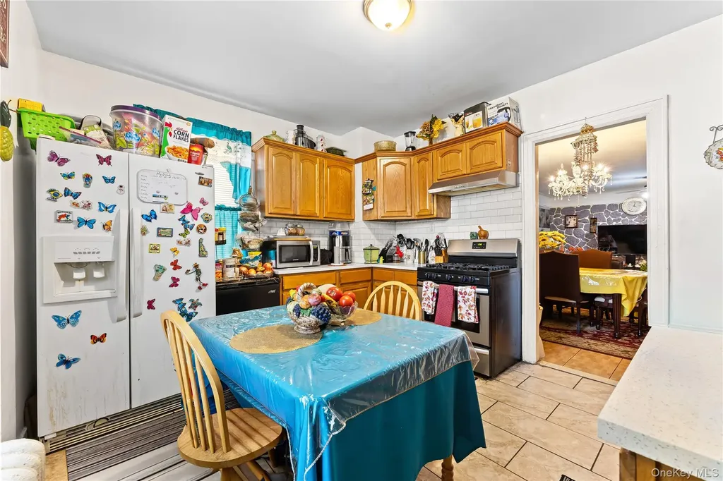 667 E 230th Street Bronx NY 10466