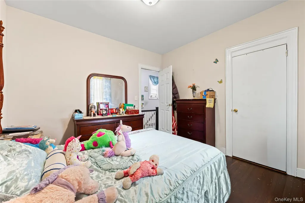 667 E 230th Street Bronx NY 10466