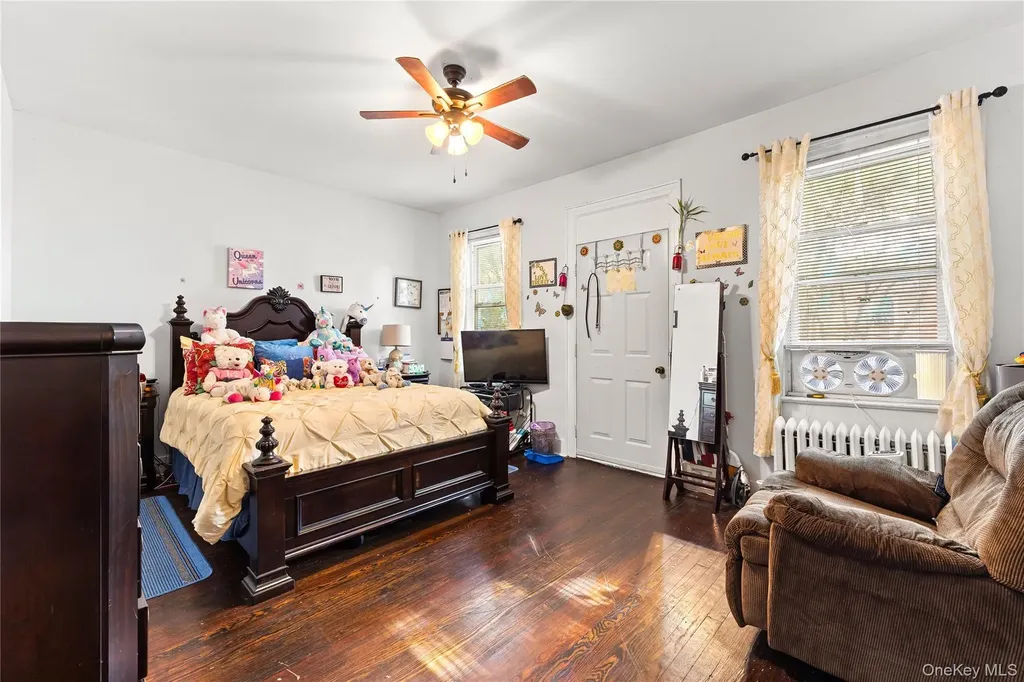 667 E 230th Street Bronx NY 10466