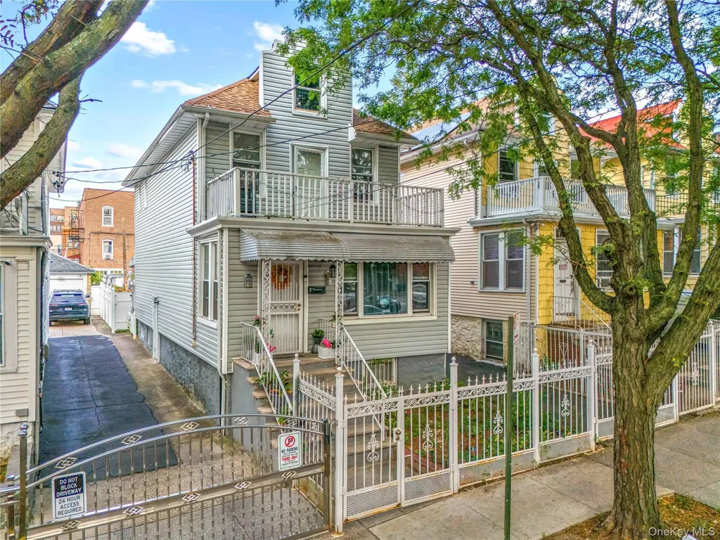 667 E 230th Street Bronx NY 10466