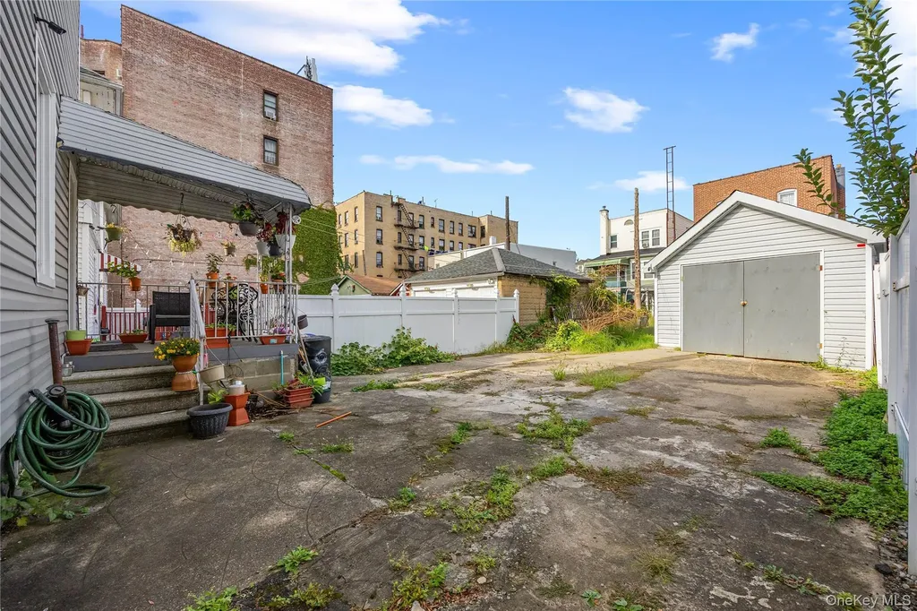 667 E 230th Street Bronx NY 10466