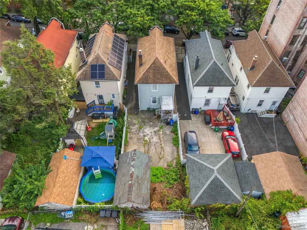 667 E 230th Street Bronx NY 10466