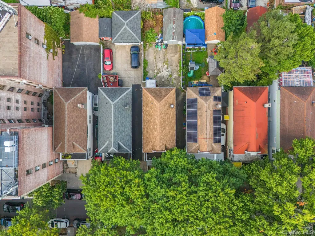 667 E 230th Street Bronx NY 10466