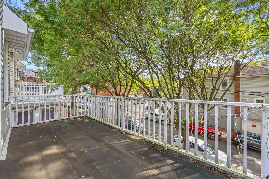 667 E 230th Street Bronx NY 10466