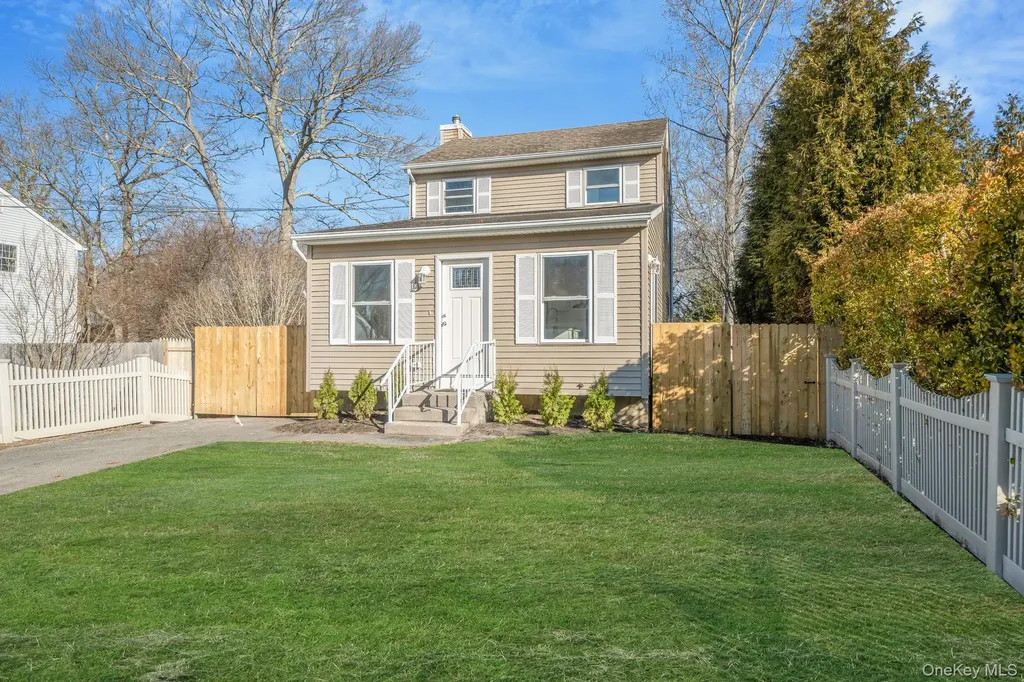 33 Wood Avenue Mastic NY 11950