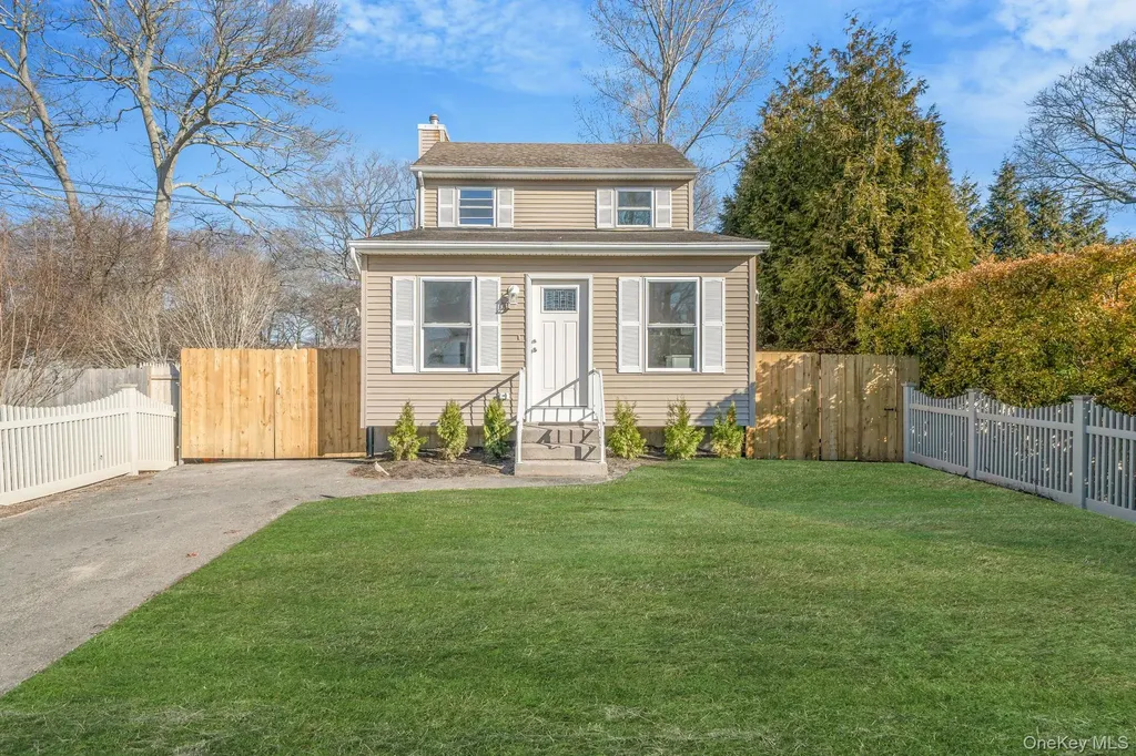 33 Wood Avenue Mastic NY 11950