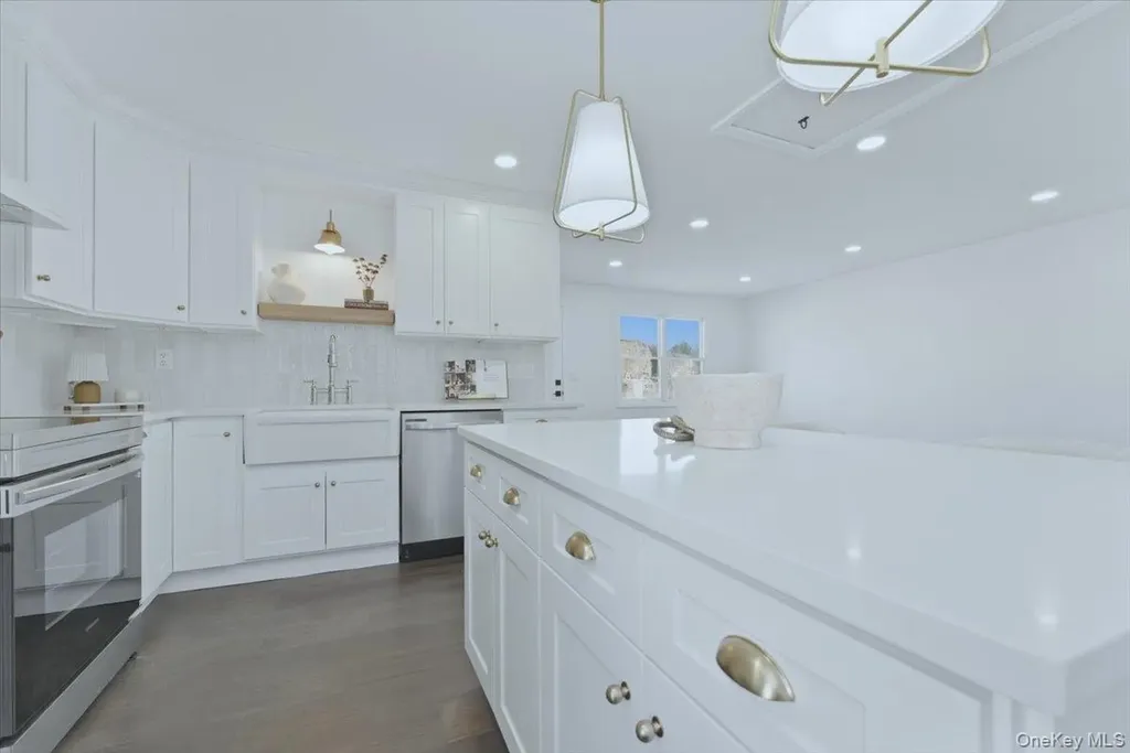 38 Lafayette Drive Shirley NY 11967