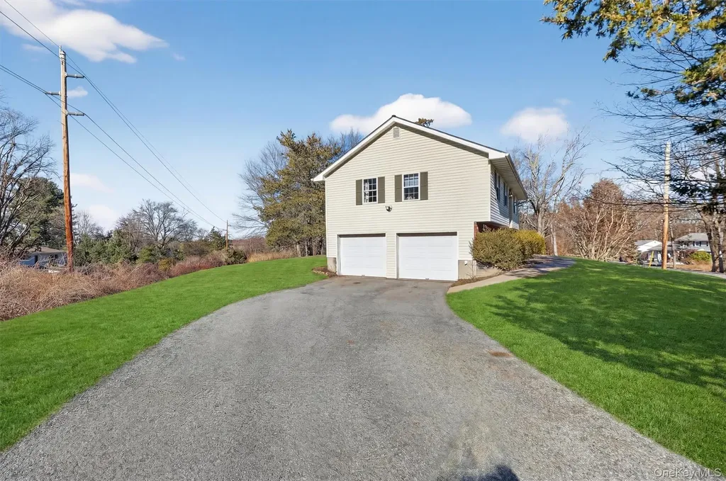 13 Timberline Drive Poughkeepsie NY 12603
