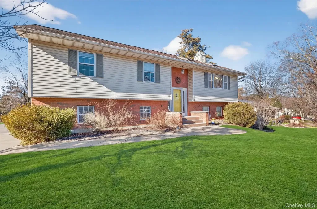 13 Timberline Drive Poughkeepsie NY 12603