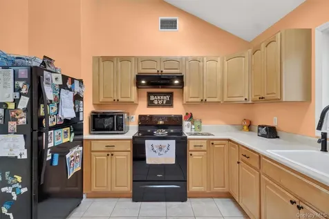 13 Timberline Drive Poughkeepsie NY 12603