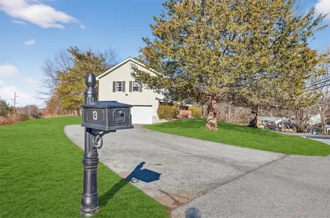 13 Timberline Drive Poughkeepsie NY 12603