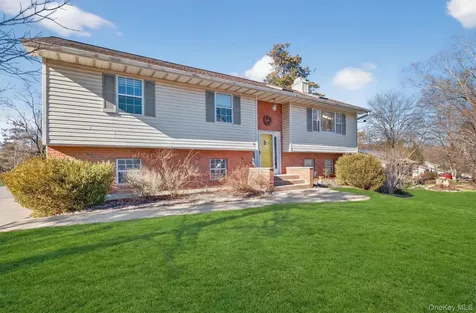 13 Timberline Drive Poughkeepsie NY 12603