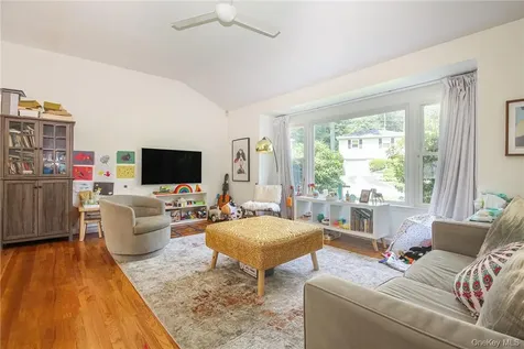 238 Rosehill Avenue New Rochelle NY 10804