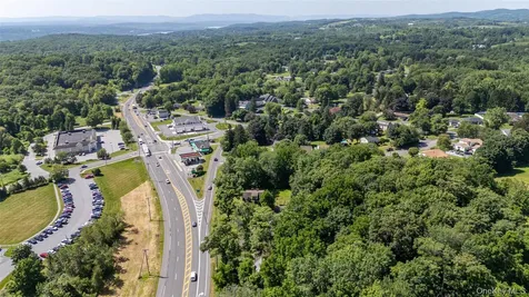3715-3725 Us Highway 9w Route Highland NY 12528