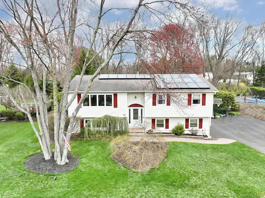 38 Westlyn Drive Bardonia NY 10954