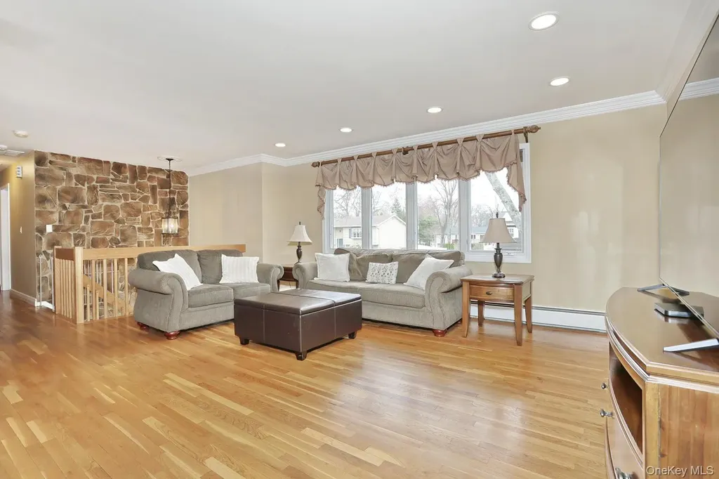 38 Westlyn Drive Bardonia NY 10954