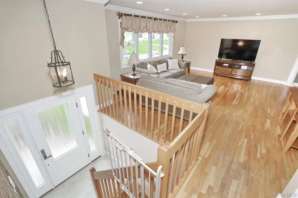 38 Westlyn Drive Bardonia NY 10954