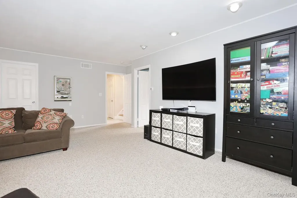 38 Westlyn Drive Bardonia NY 10954