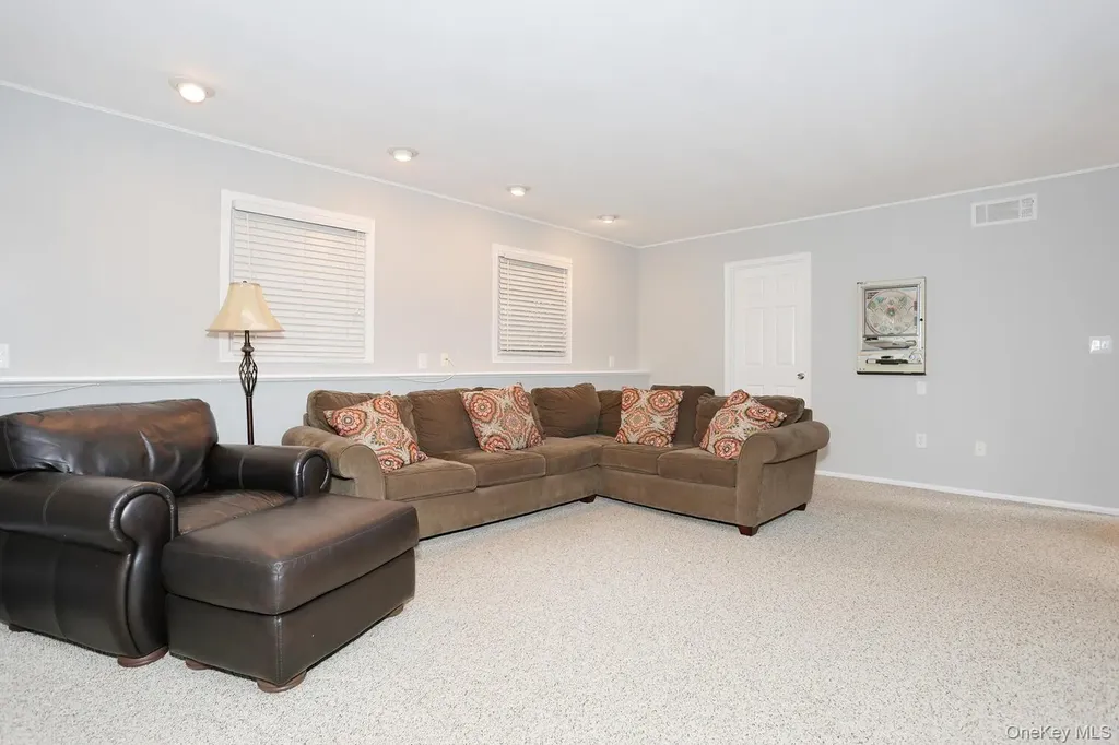 38 Westlyn Drive Bardonia NY 10954