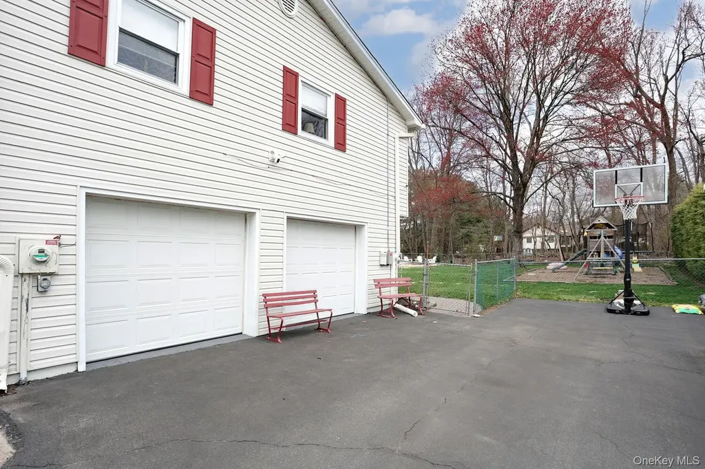 38 Westlyn Drive Bardonia NY 10954