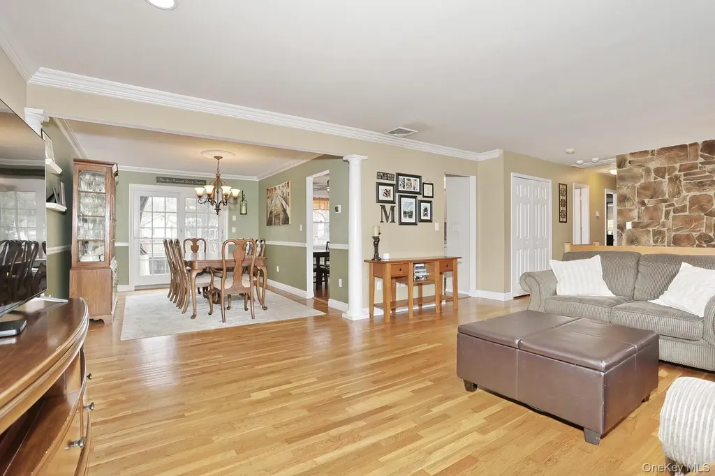 38 Westlyn Drive Bardonia NY 10954