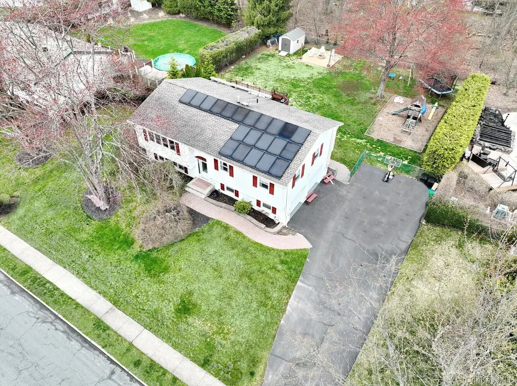 38 Westlyn Drive Bardonia NY 10954