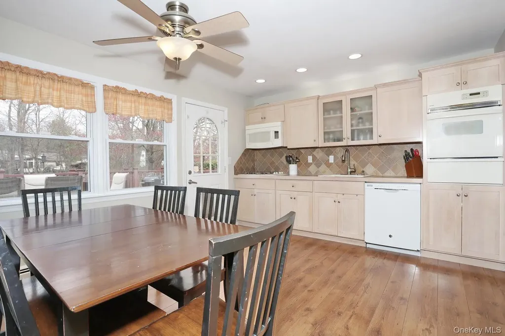 38 Westlyn Drive Bardonia NY 10954