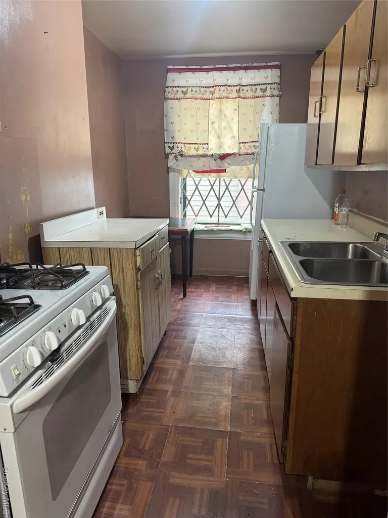 530 159th Bronx NY 10451