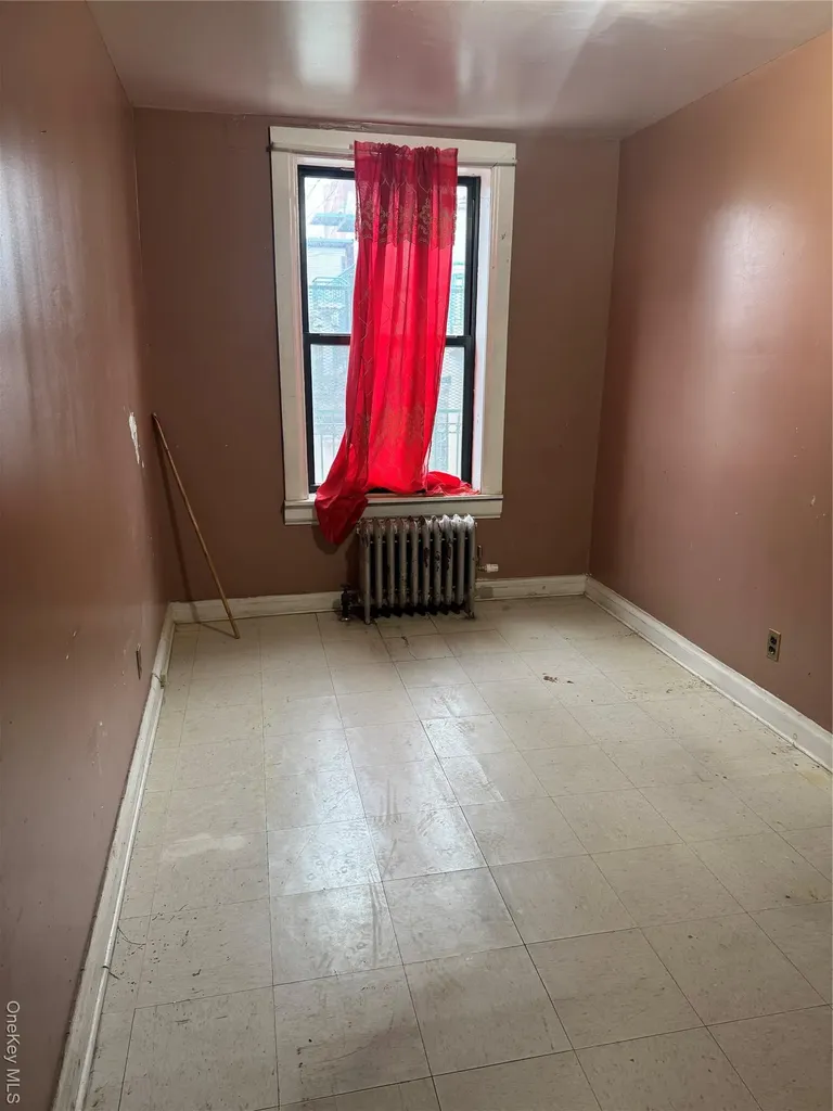 530 159th Bronx NY 10451