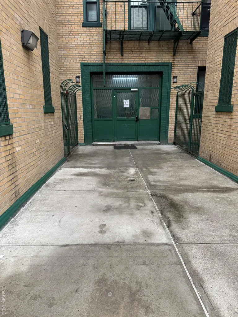 530 159th Bronx NY 10451