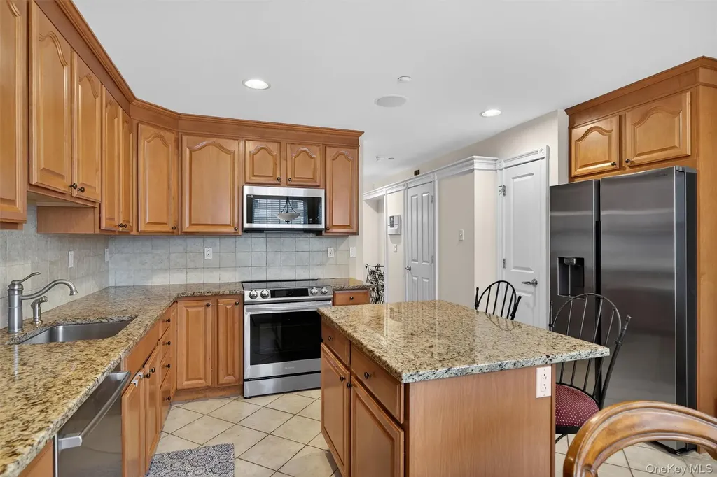 3 Harbor Pointe Drive Haverstraw NY 10927