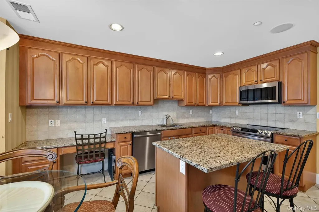 3 Harbor Pointe Drive Haverstraw NY 10927