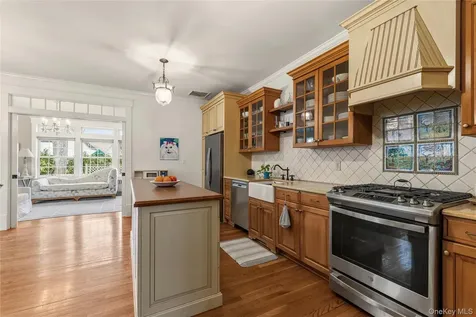 47 Hillcrest Avenue Larchmont NY 10538