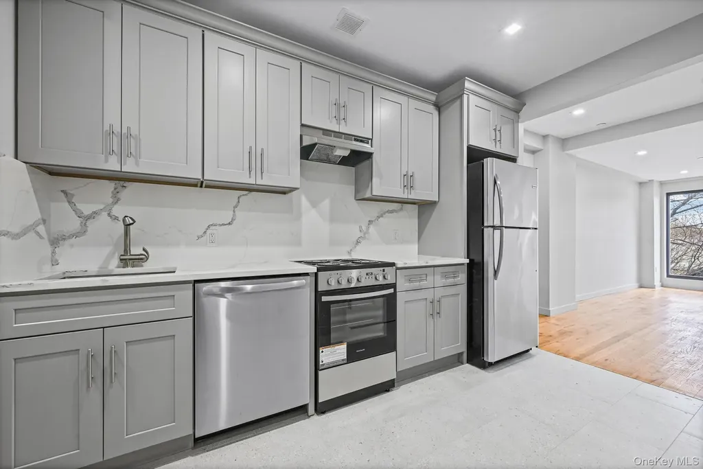 444 Graham Avenue Brooklyn NY 11211