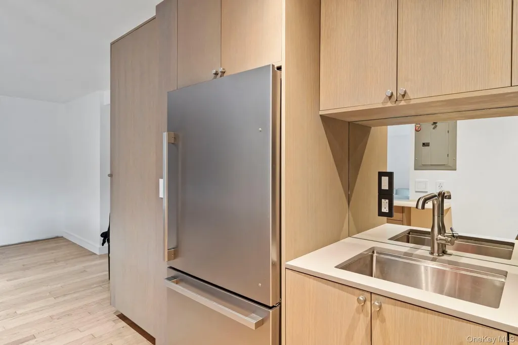 5221 65th Place Maspeth NY 11378
