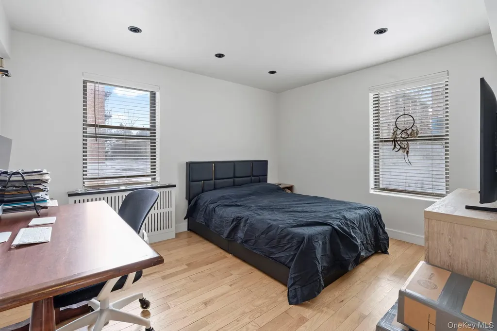 5221 65th Place Maspeth NY 11378
