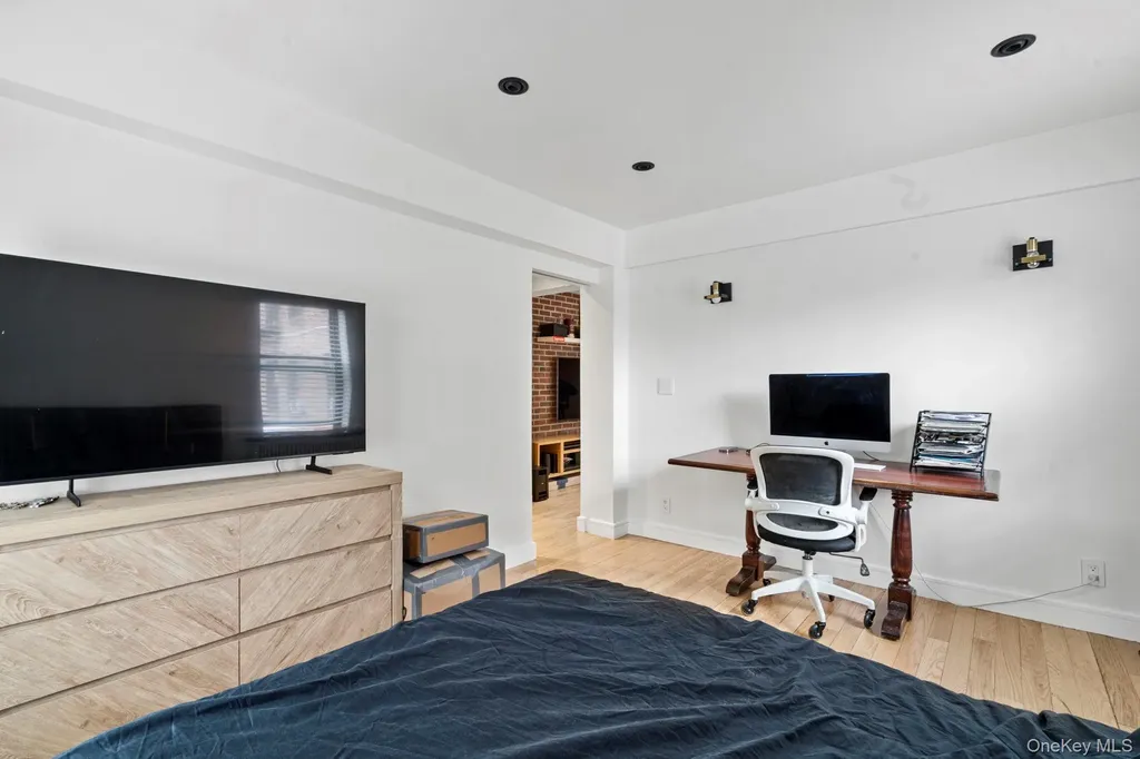 5221 65th Place Maspeth NY 11378