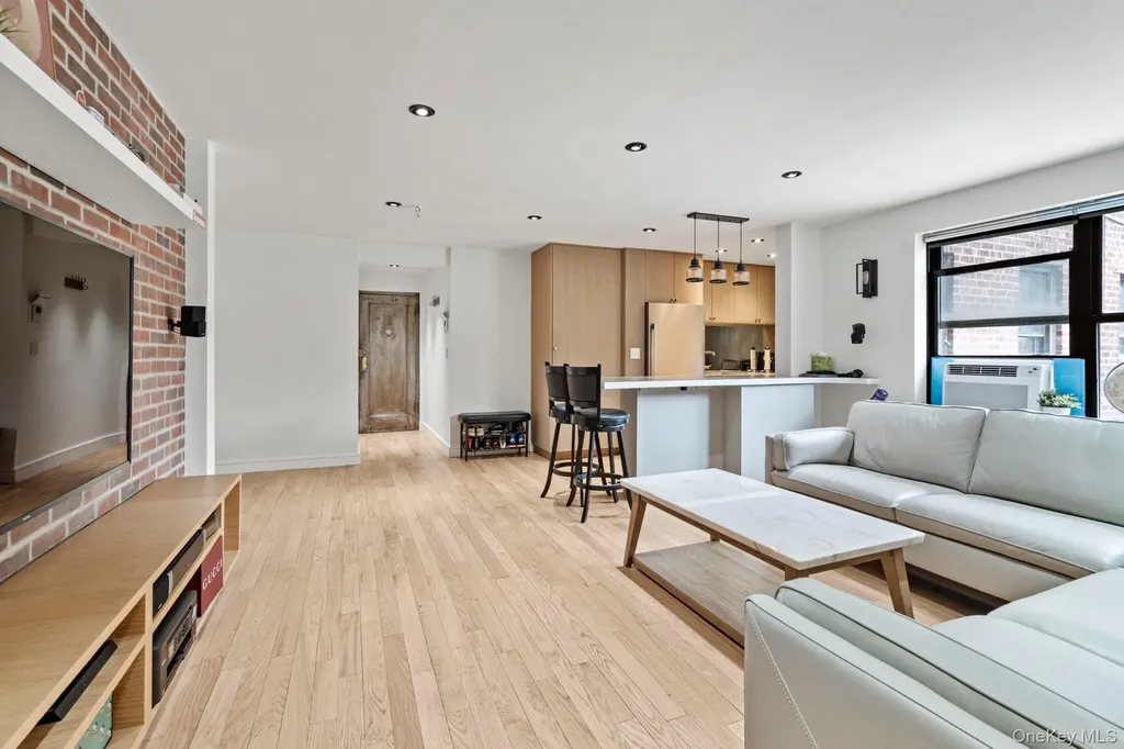 5221 65th Place Maspeth NY 11378