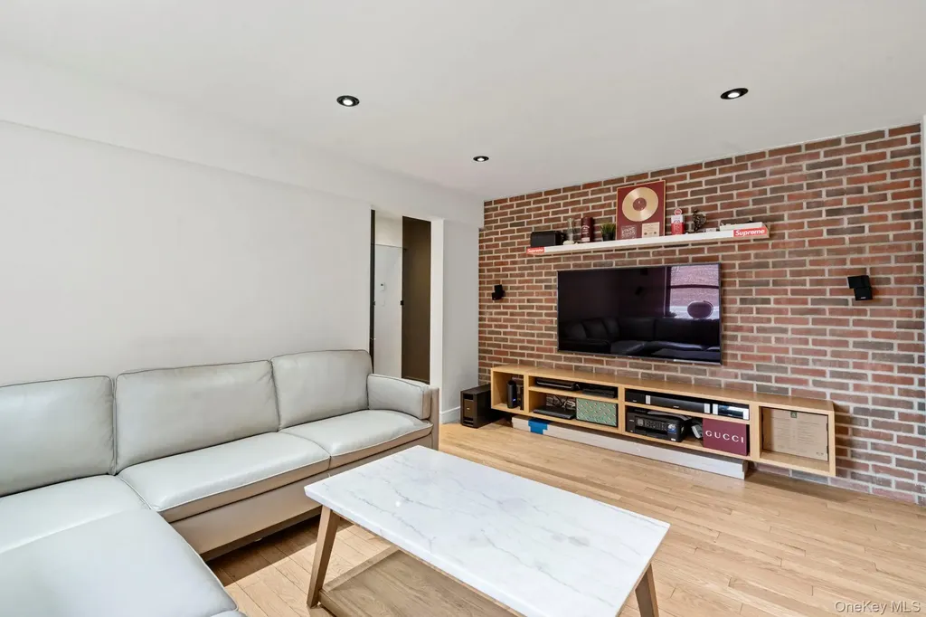 5221 65th Place Maspeth NY 11378