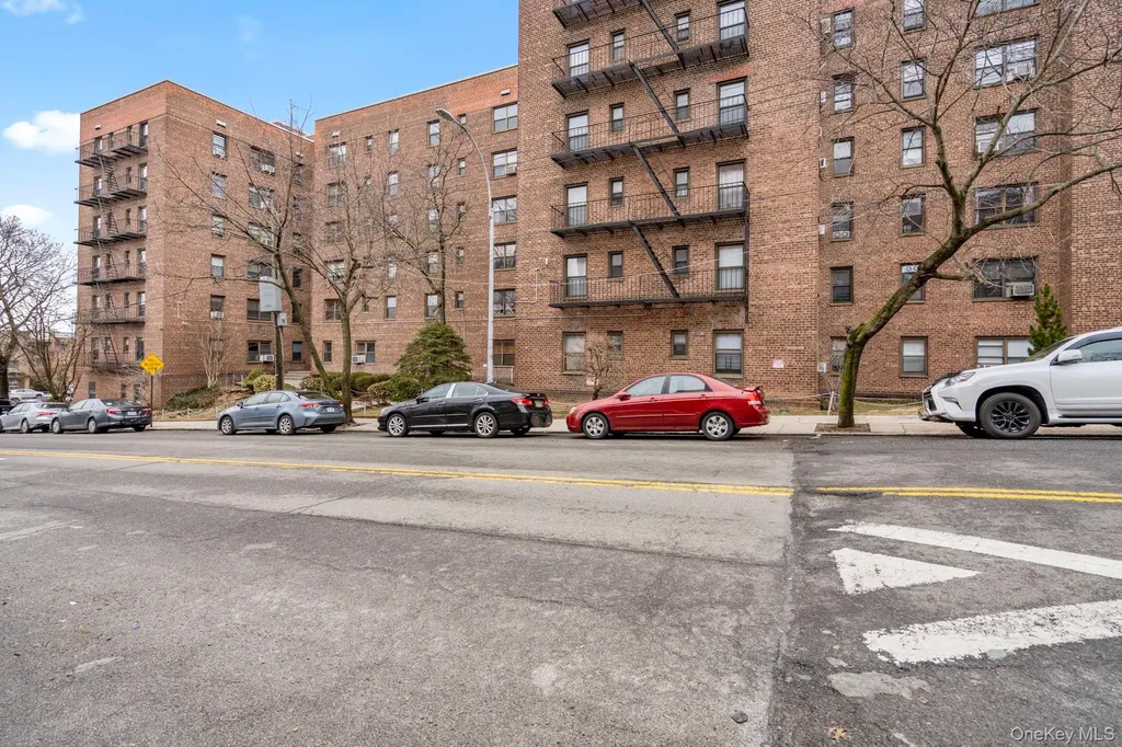 5221 65th Place Maspeth NY 11378