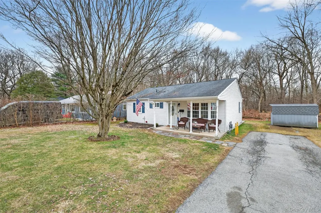 8 Van Wyck Drive Poughkeepsie NY 12601