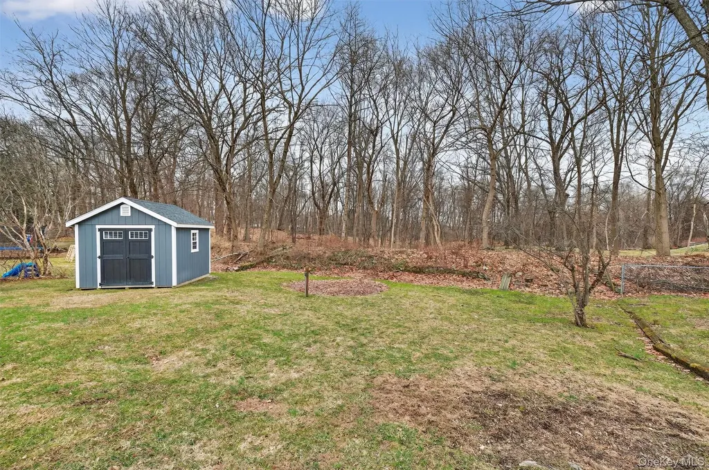 8 Van Wyck Drive Poughkeepsie NY 12601