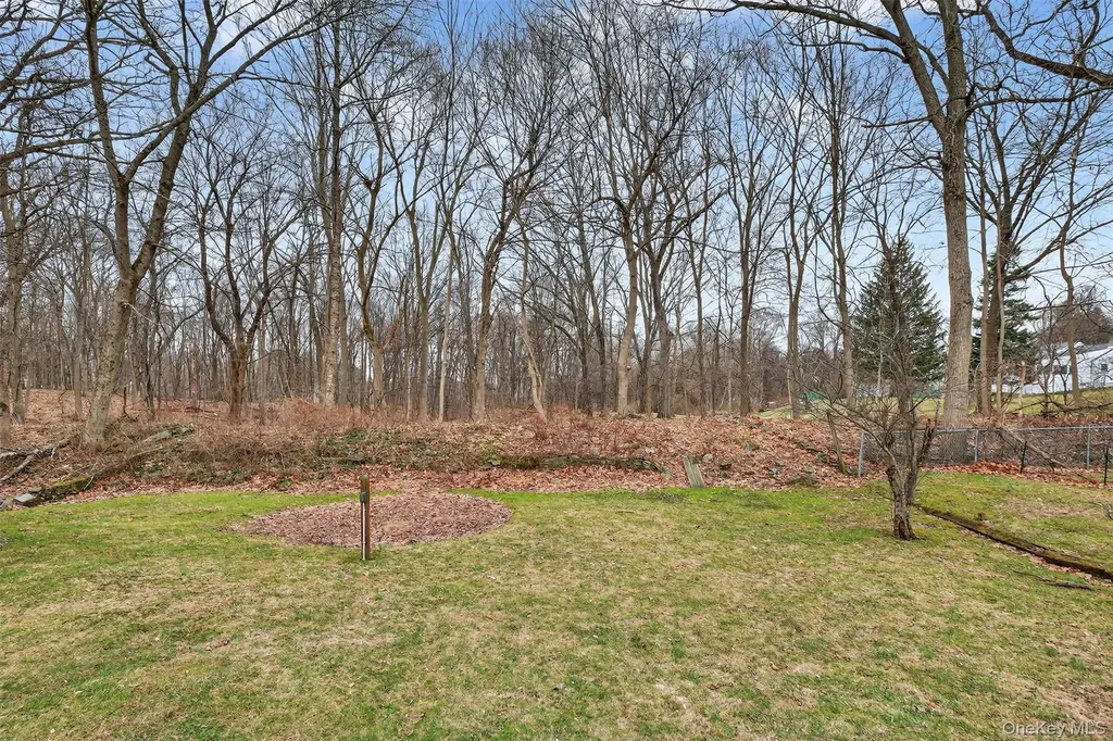 8 Van Wyck Drive Poughkeepsie NY 12601