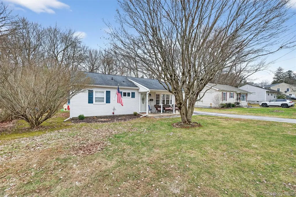 8 Van Wyck Drive Poughkeepsie NY 12601