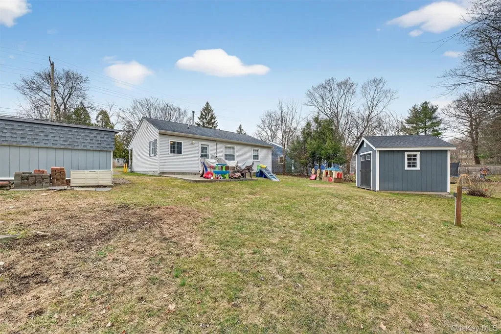 8 Van Wyck Drive Poughkeepsie NY 12601