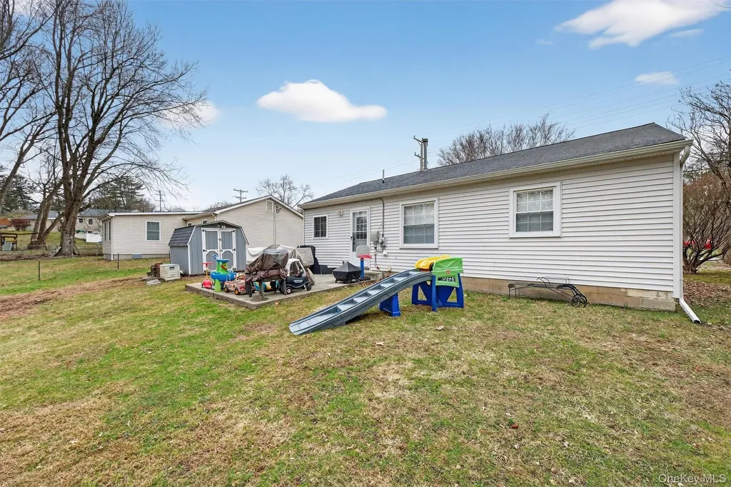 8 Van Wyck Drive Poughkeepsie NY 12601