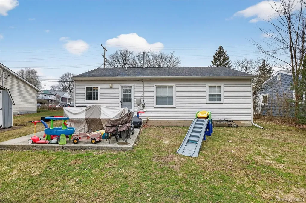 8 Van Wyck Drive Poughkeepsie NY 12601