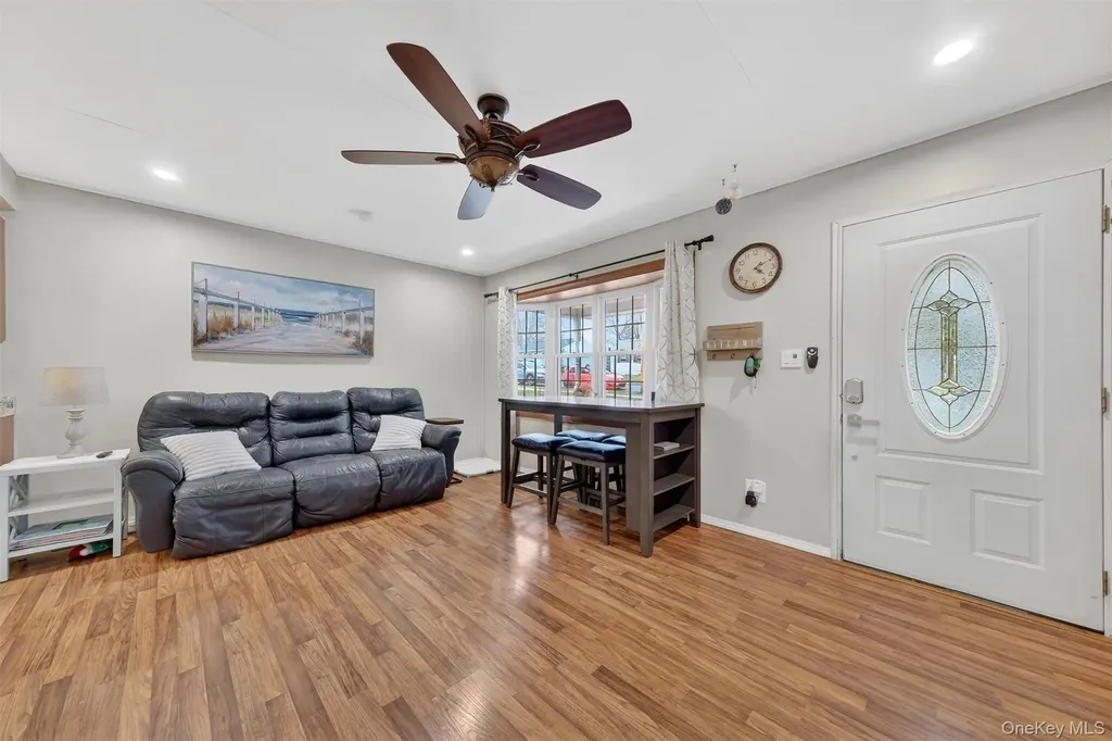 8 Van Wyck Drive Poughkeepsie NY 12601